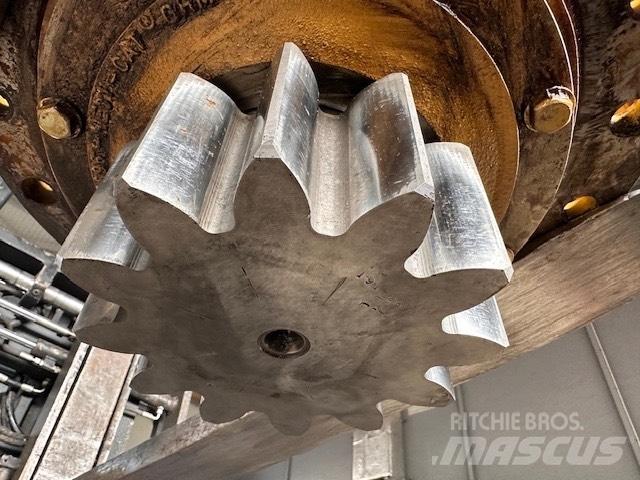 CAT 325 C Swing gear Gear