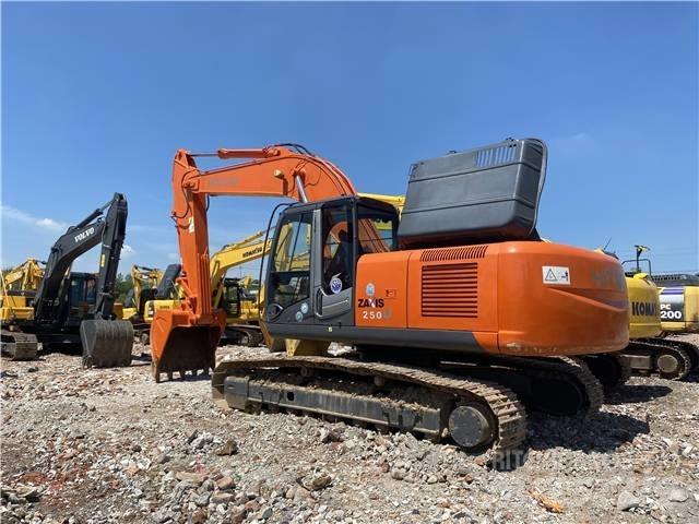 Hitachi ZX 250 Gravemaskiner på larvebånd