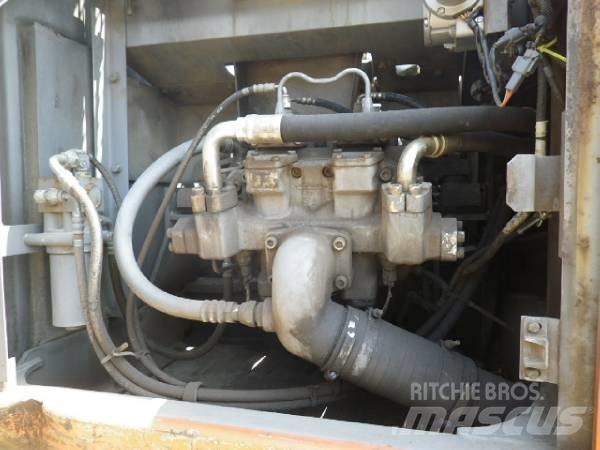 Hitachi EX200-5E Gravemaskiner på larvebånd