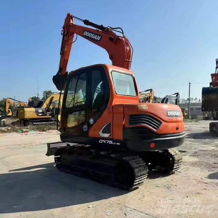 Doosan DX75-9C Midi-gravemaskiner 7t - 12t