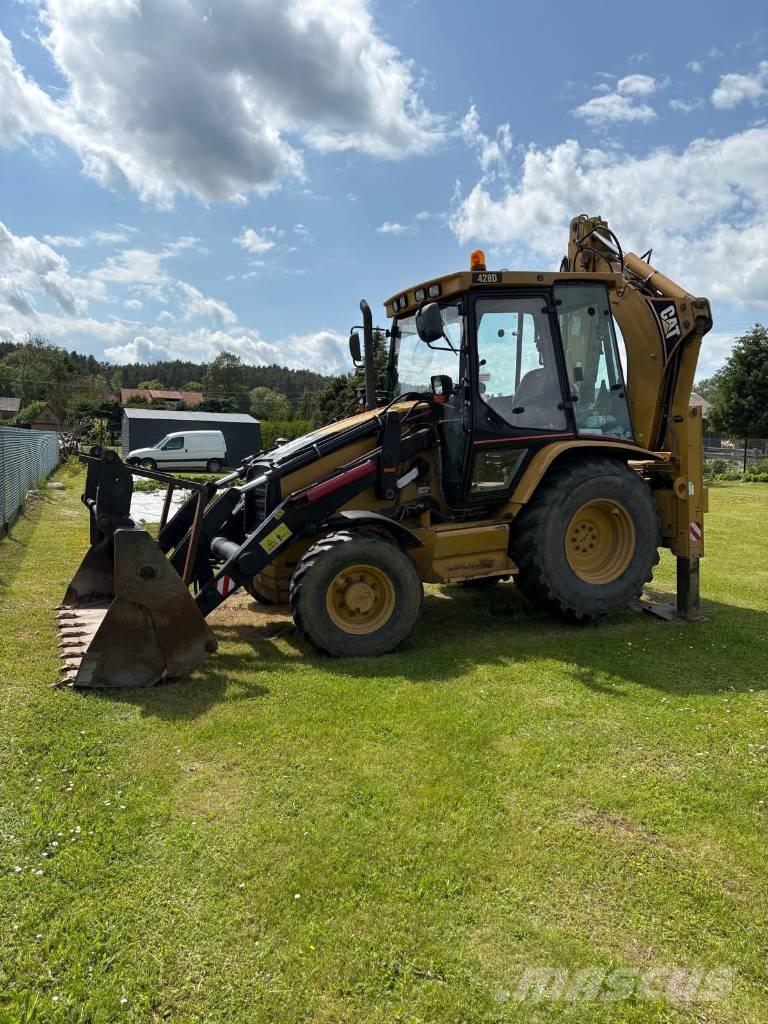 CAT 428 D 4x4 Rendegravere
