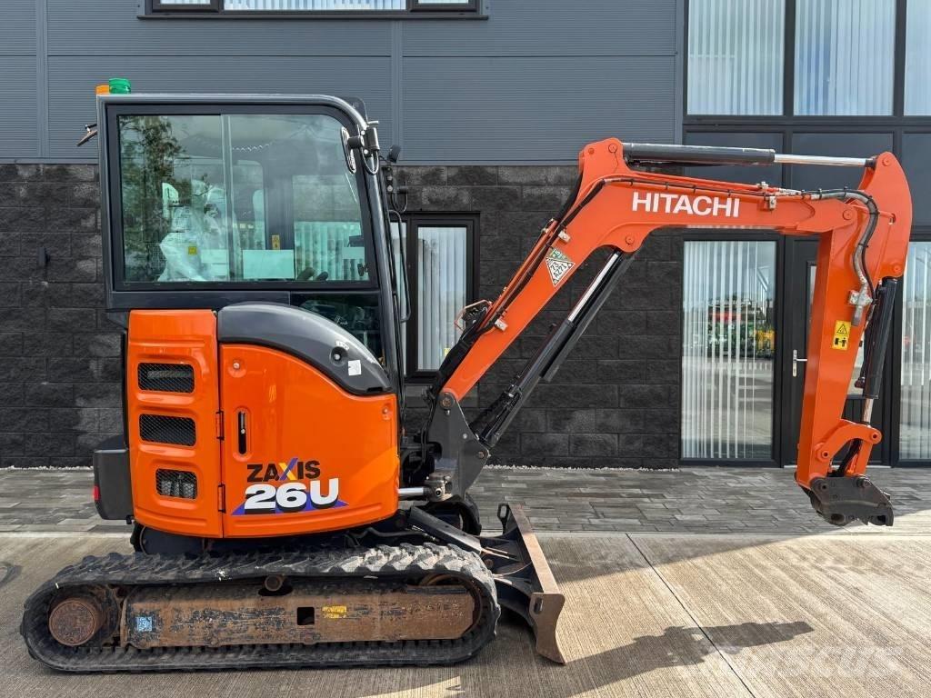 Hitachi ZX 26 U-6 Minigravemaskiner