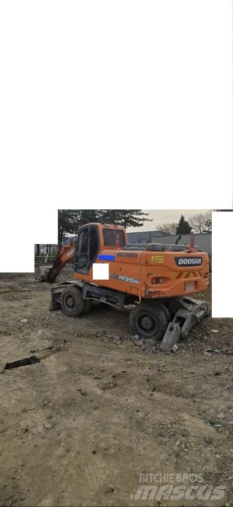 Doosan DX 210 W Gravemaskiner på hjul