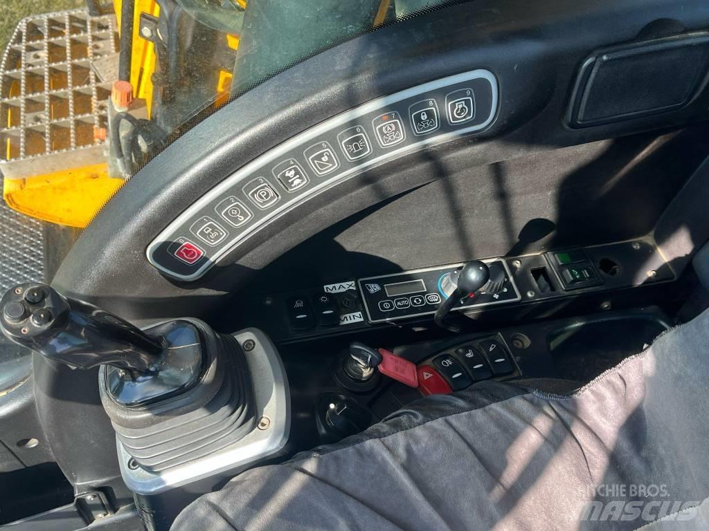 JCB JS 145 W Gravemaskiner på hjul
