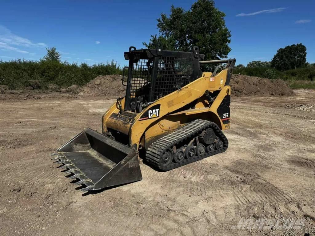 CAT 257 Larvebåndslæssere