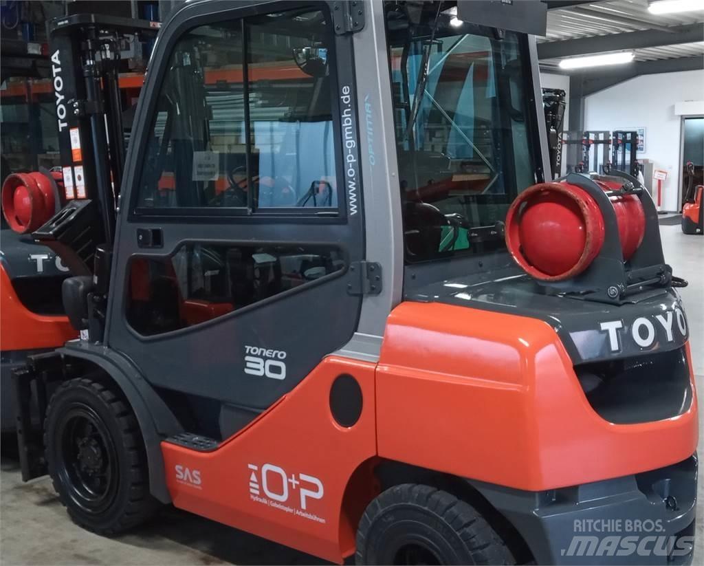 Toyota 02-8FGF30 LPG gaffeltrucks
