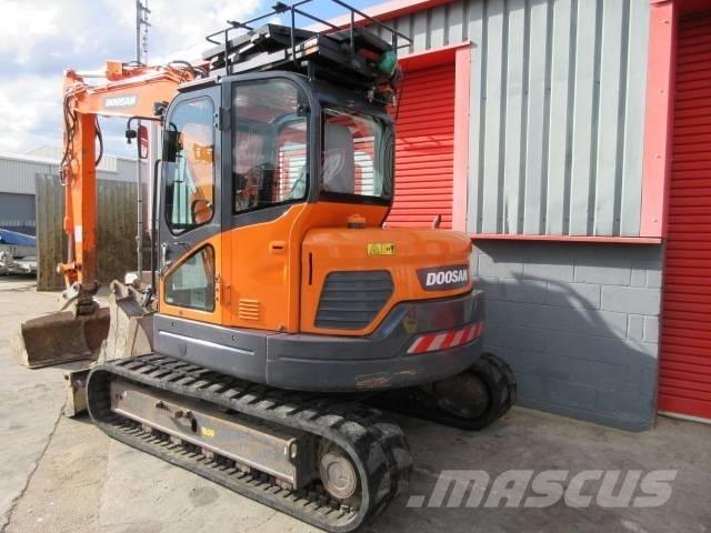 Doosan DX 85 R-3 Midi-gravemaskiner 7t - 12t