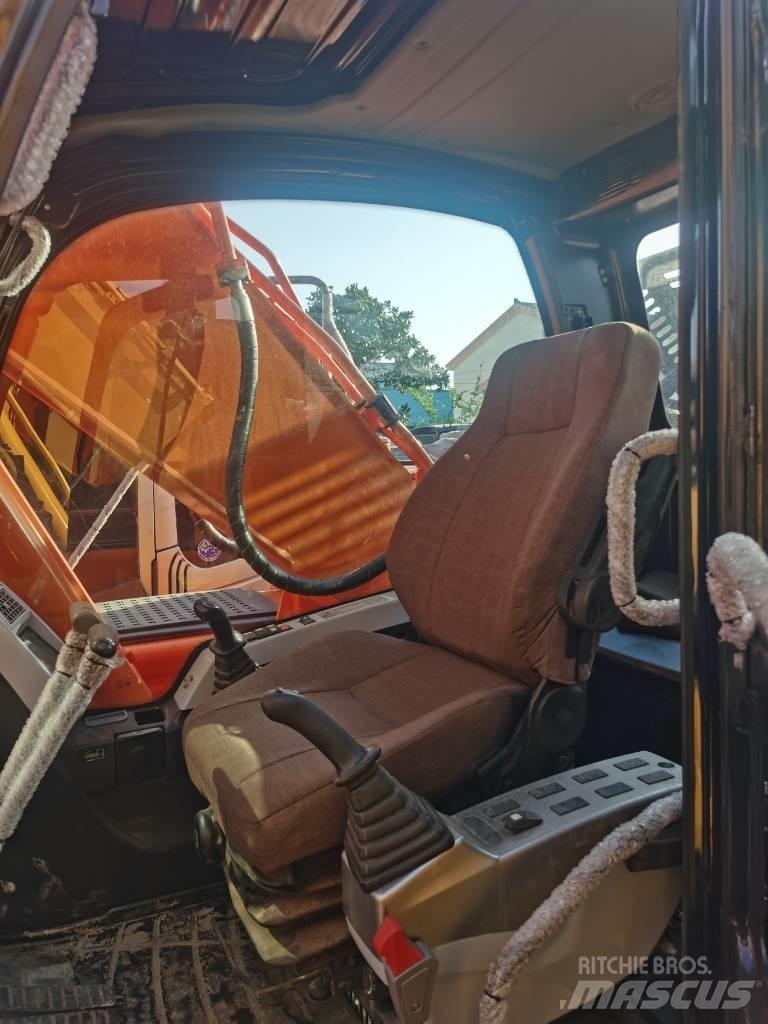 Doosan DX 225 LC Gravemaskiner på larvebånd