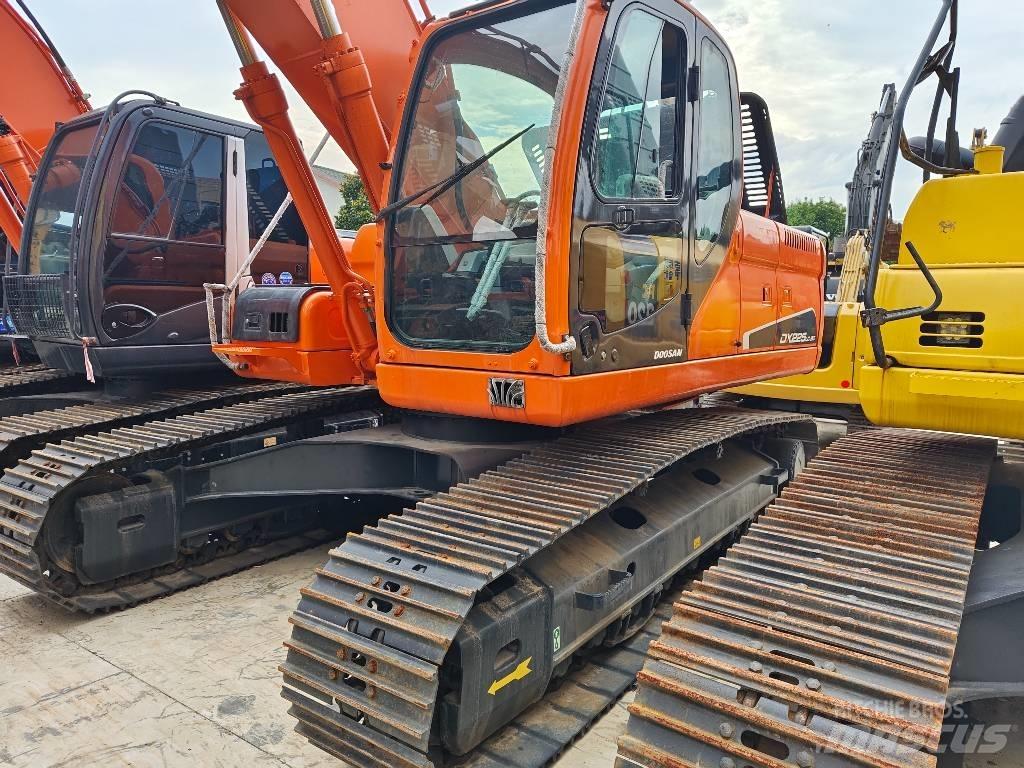 Doosan DX 225 LC Gravemaskiner på larvebånd