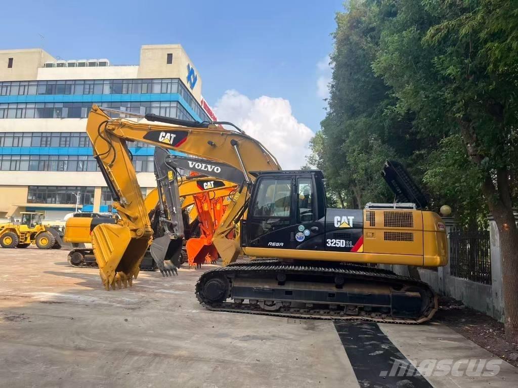 CAT 325 D L Gravemaskiner på larvebånd