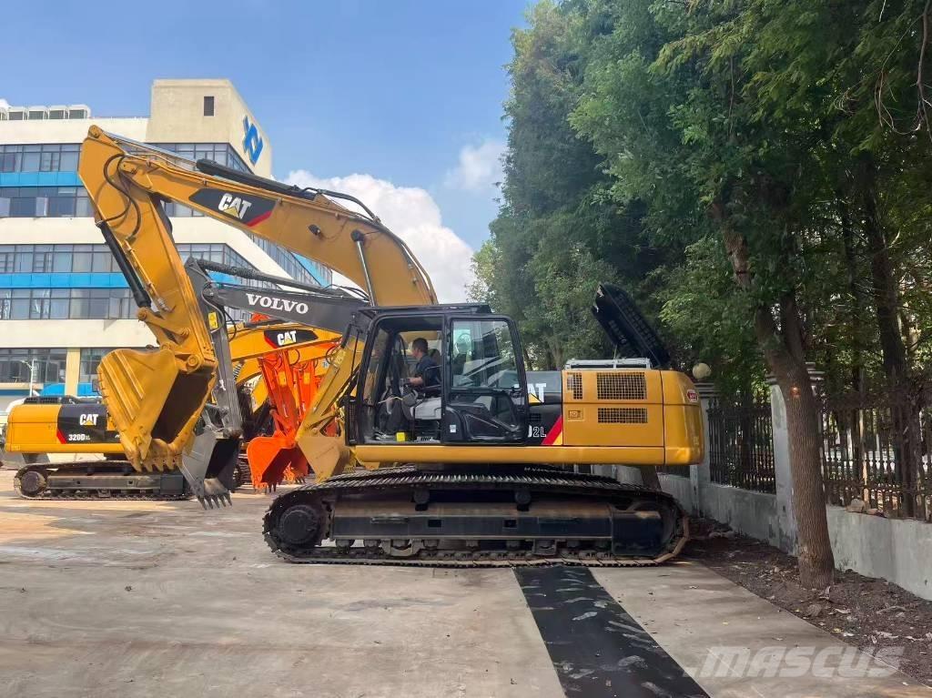 CAT 325 D L Gravemaskiner på larvebånd