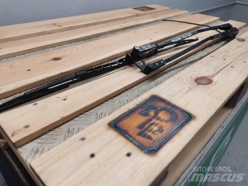 Manitou MLT  wiper Kabiner og interiør