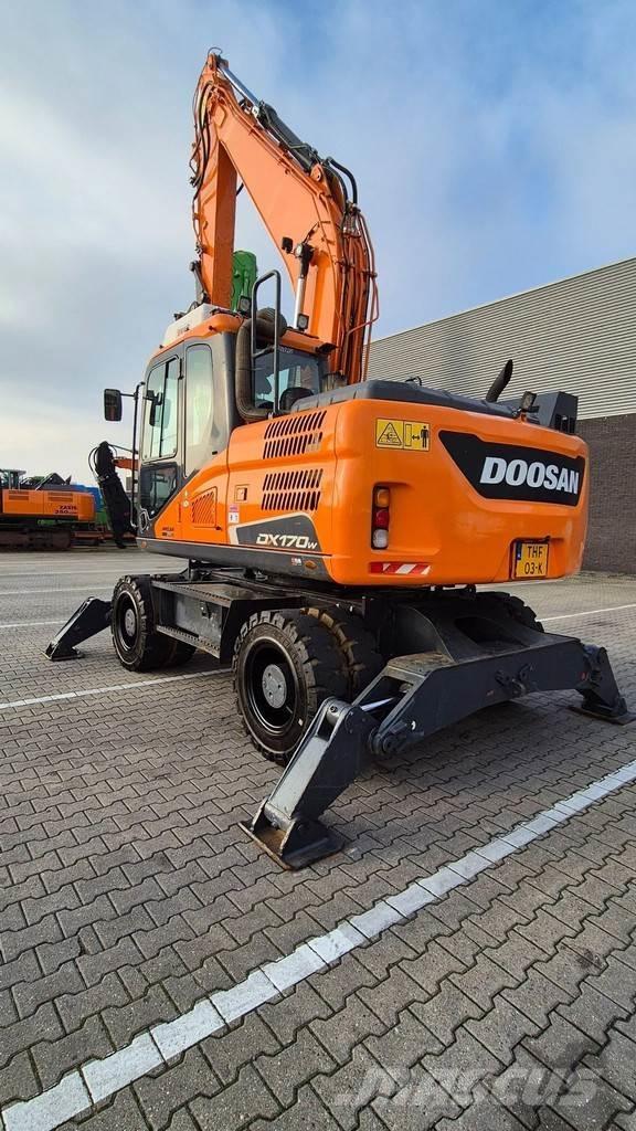 Doosan DX 170W-5 Gravemaskiner på hjul