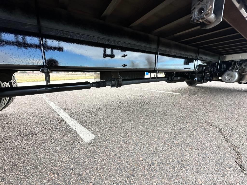 Hino 268 A Lastbil med lad/Flatbed