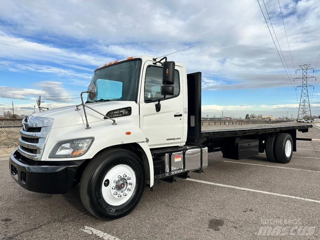 Hino 268 A Lastbil med lad/Flatbed