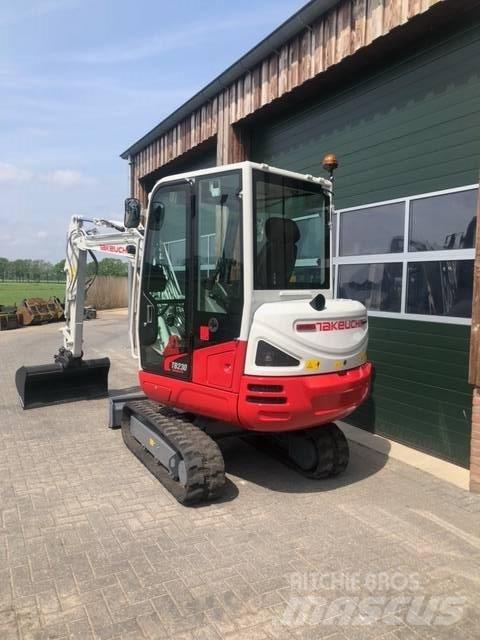 Takeuchi TB230 Minigravemaskiner