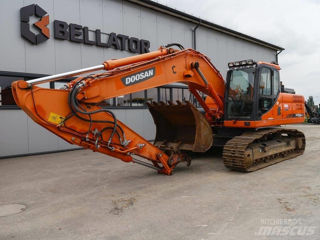 Doosan DX 255 LC-3 Gravemaskiner på larvebånd