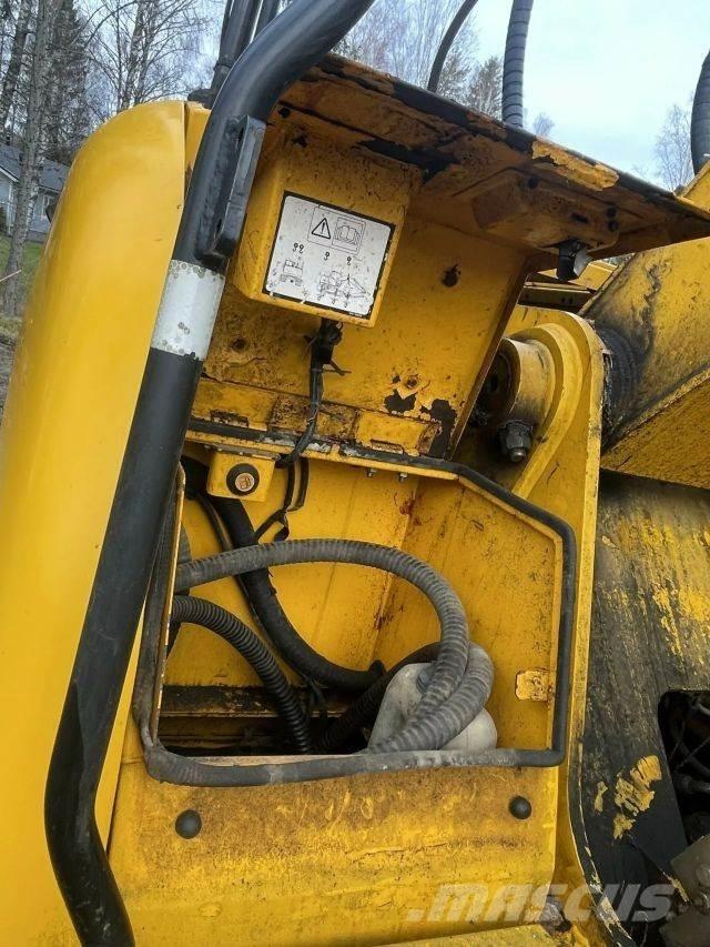 JCB JS 200 LC Gravemaskiner på larvebånd