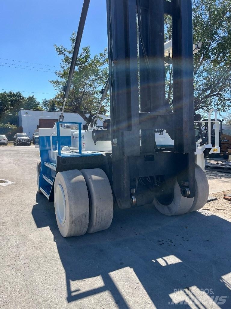 Wiggins W 220 M2 Terrængående gaffeltruck