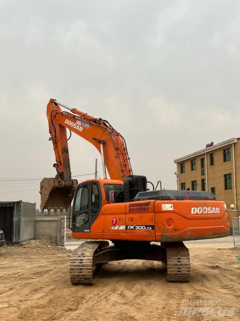 Doosan DX300LCA Gravemaskiner på larvebånd