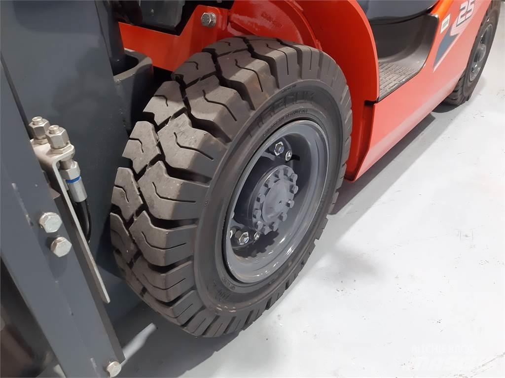 Heli CPCD25 XC26H Diesel gaffeltrucks