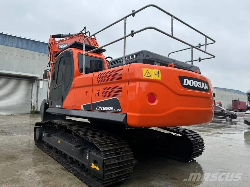 Doosan DX 225 LC Gravemaskiner på larvebånd