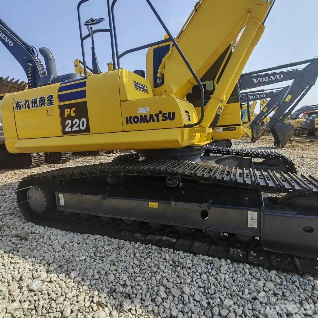 Komatsu PC 220-8 Gravemaskiner på larvebånd