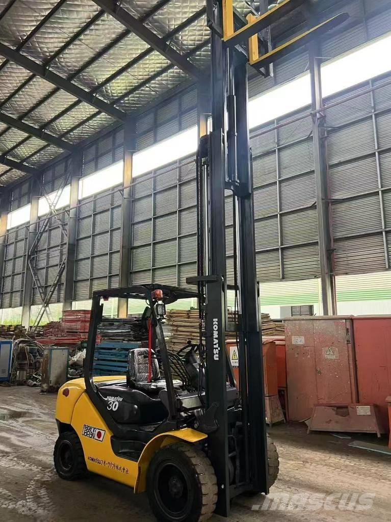 Komatsu FD 30 T-17 Diesel gaffeltrucks
