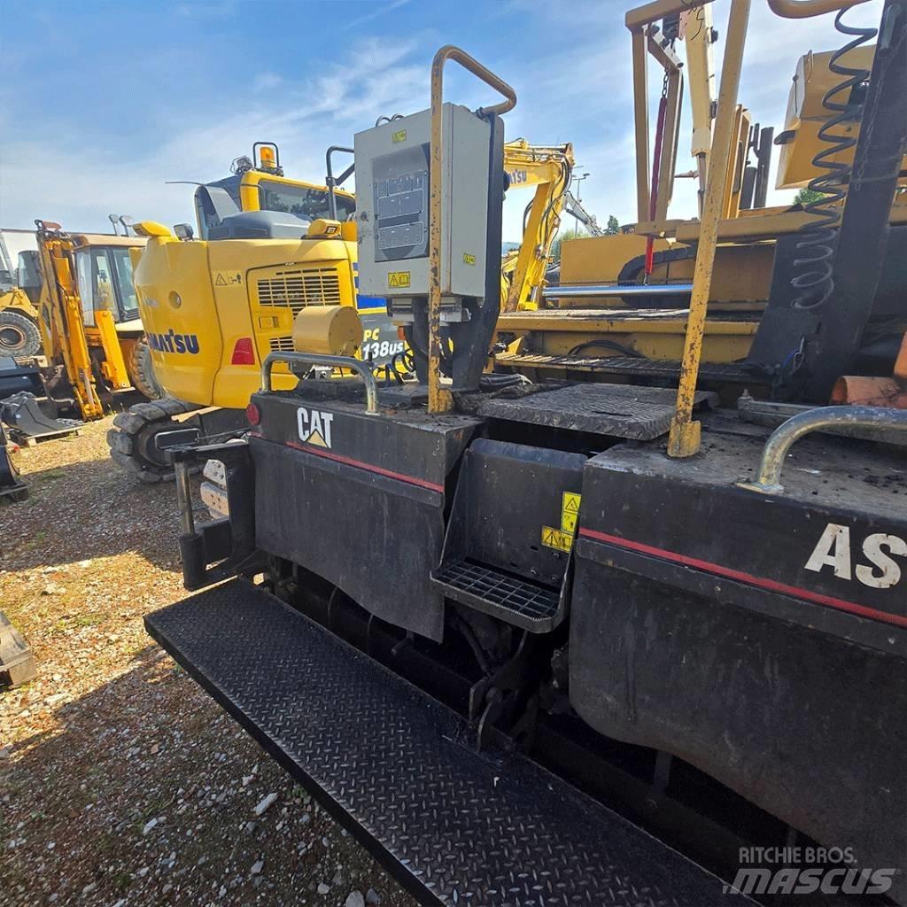 CAT AP600 Asfaltudlæggere