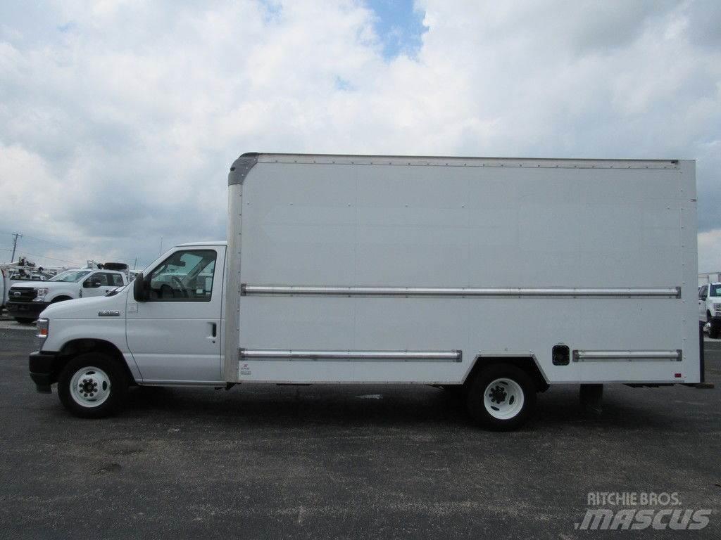 Ford E-350 Fast kasse