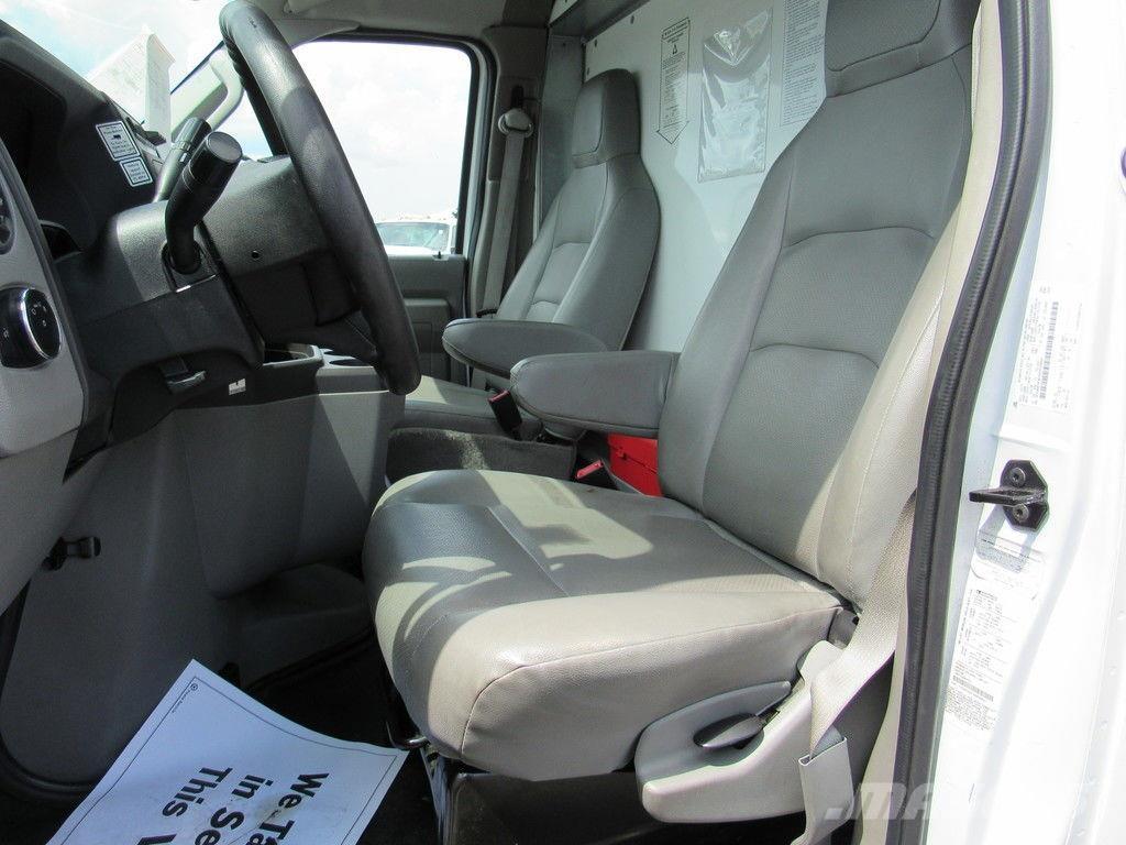 Ford E-350 Fast kasse