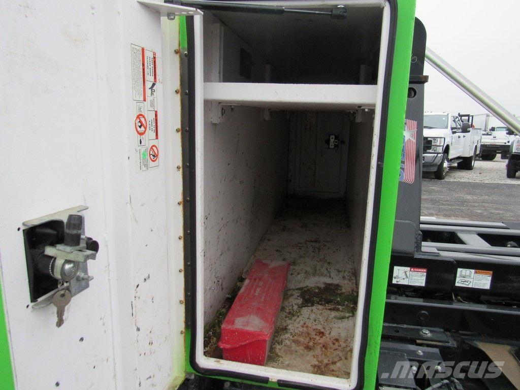 Hino 195 Lastbiler med tip