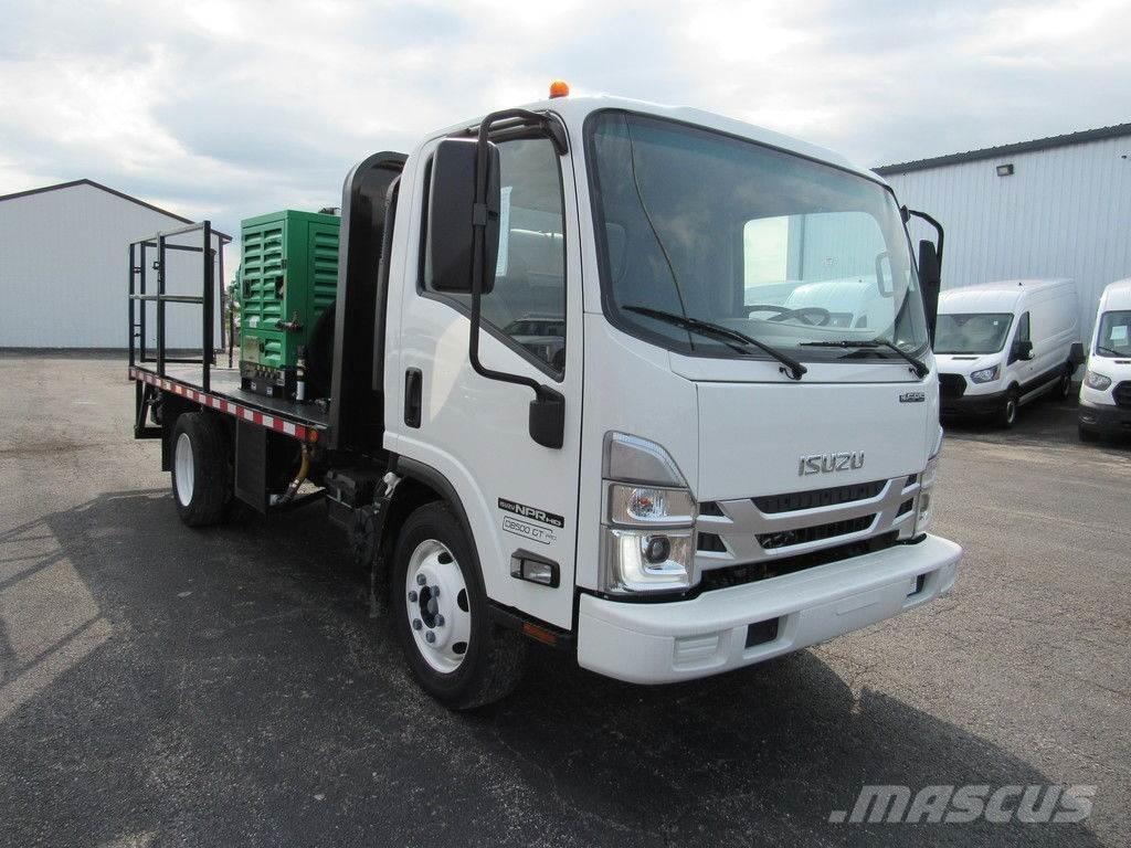 Isuzu NPR HD Lastbil med lad/Flatbed