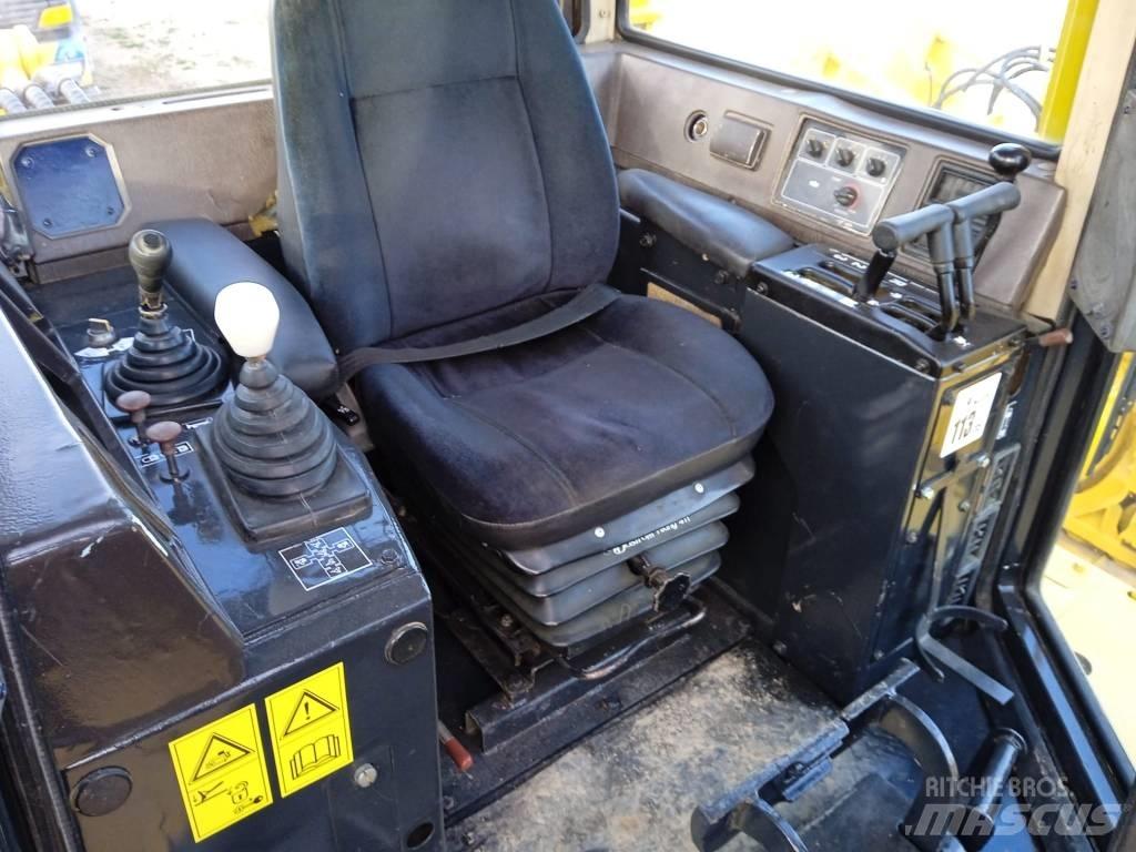 Komatsu D 155 AX-3 Bulldozer på larvebånd