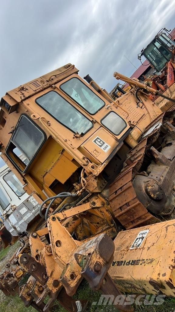 CAT D 6 D Chassis og suspension