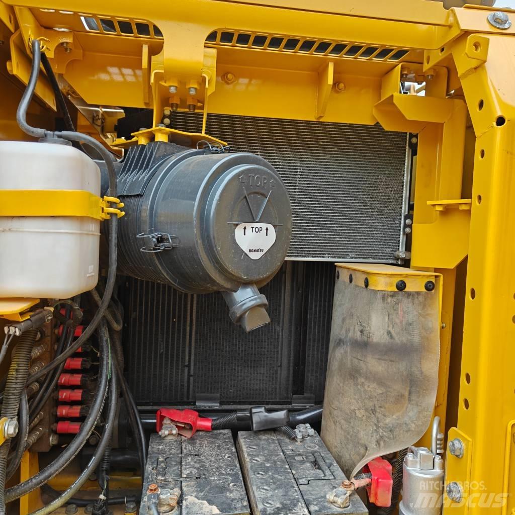 Komatsu 130-7 Gravemaskiner på larvebånd