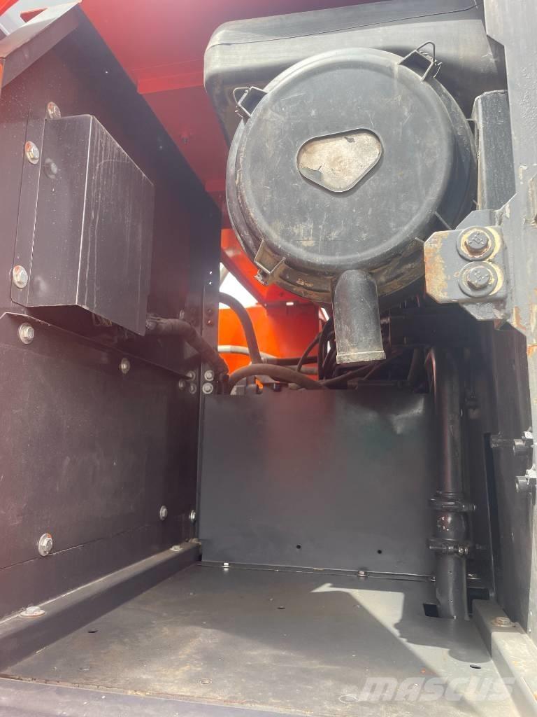 Hitachi ZX 240 Gravemaskiner på larvebånd