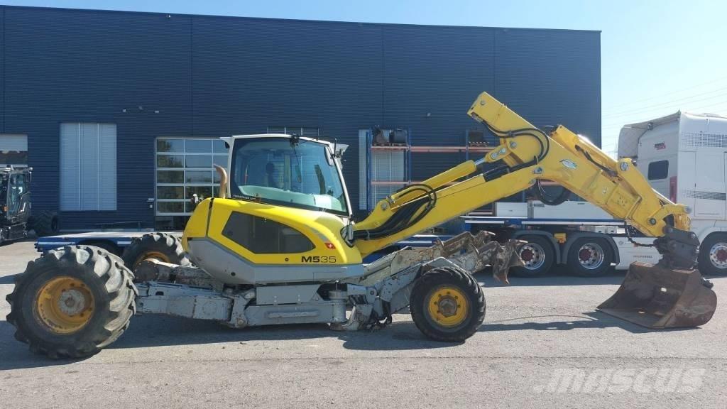 Menzi Muck M535 Gravemaskiner på hjul