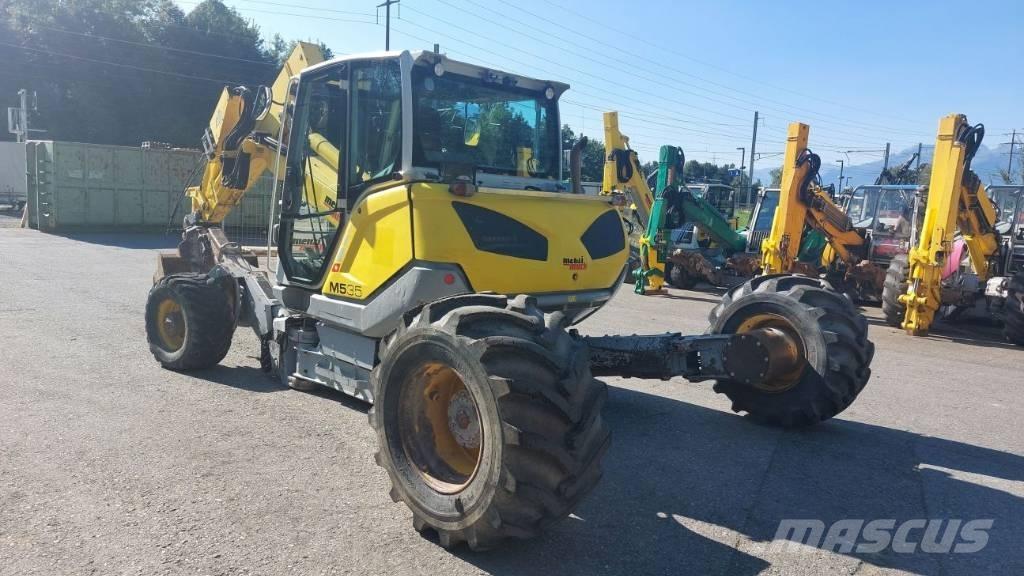 Menzi Muck M535 Gravemaskiner på hjul