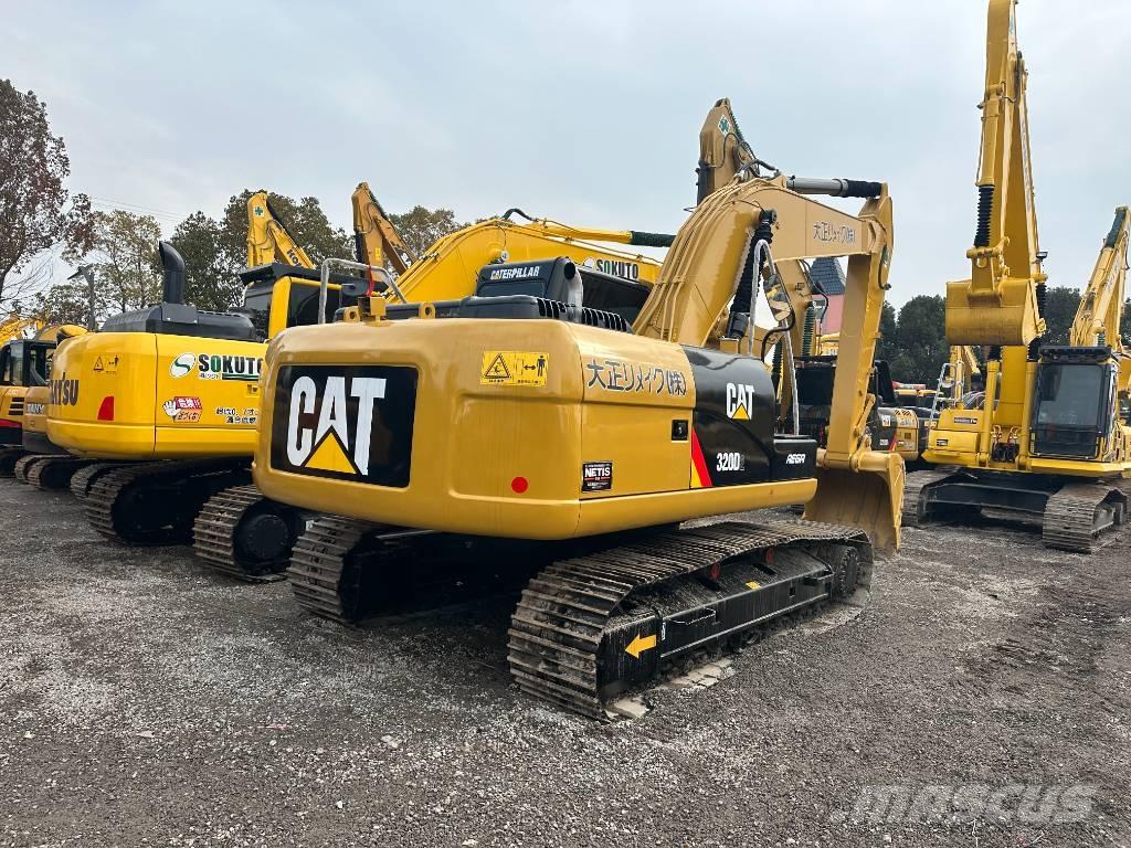 CAT 320 D2 Gravemaskiner på larvebånd