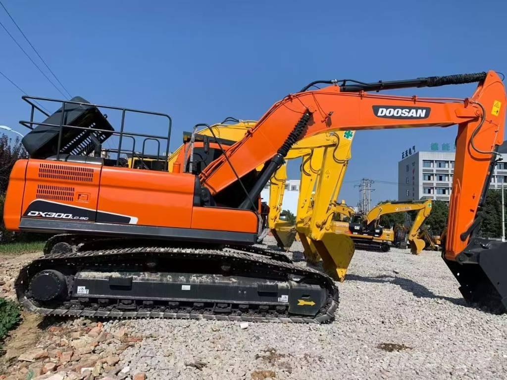 Doosan 300 Gravemaskiner på larvebånd