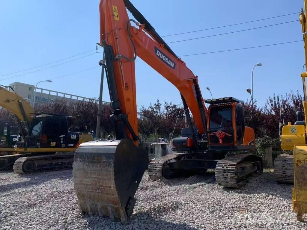 Doosan 300 Gravemaskiner på larvebånd
