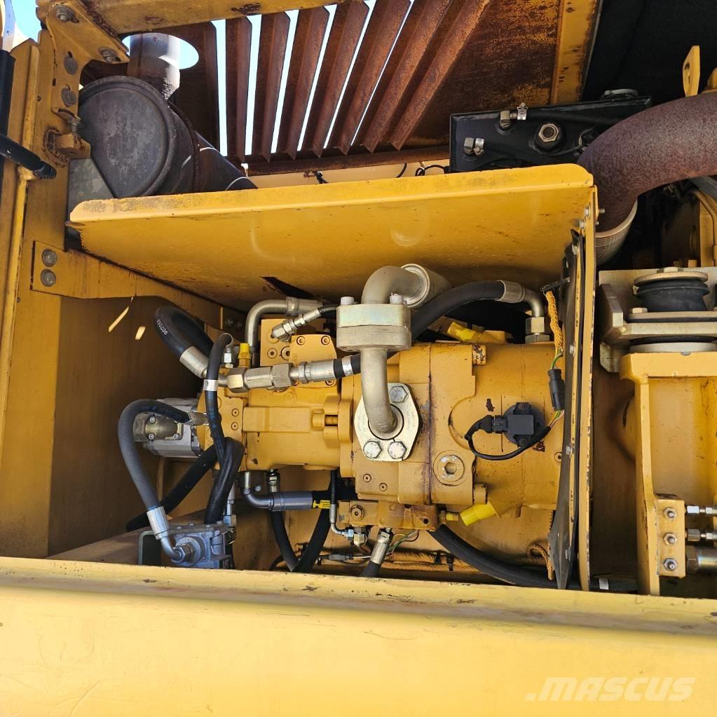 CAT 322 C Gravemaskiner på hjul