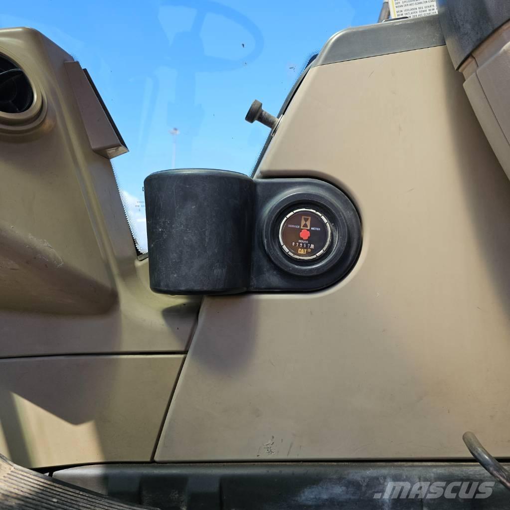 CAT 322 C Gravemaskiner på hjul