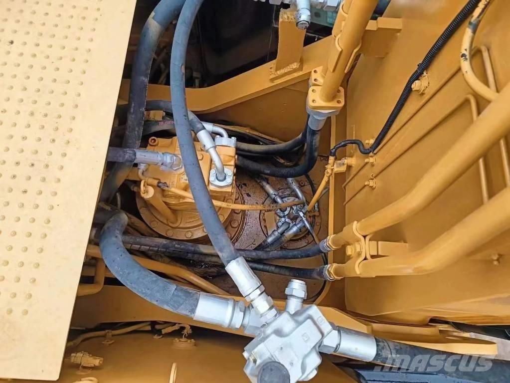 CAT 330 D Gravemaskiner på larvebånd