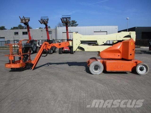 JLG E 400 AJPN (817) Kompakte selvkørende bomlifte