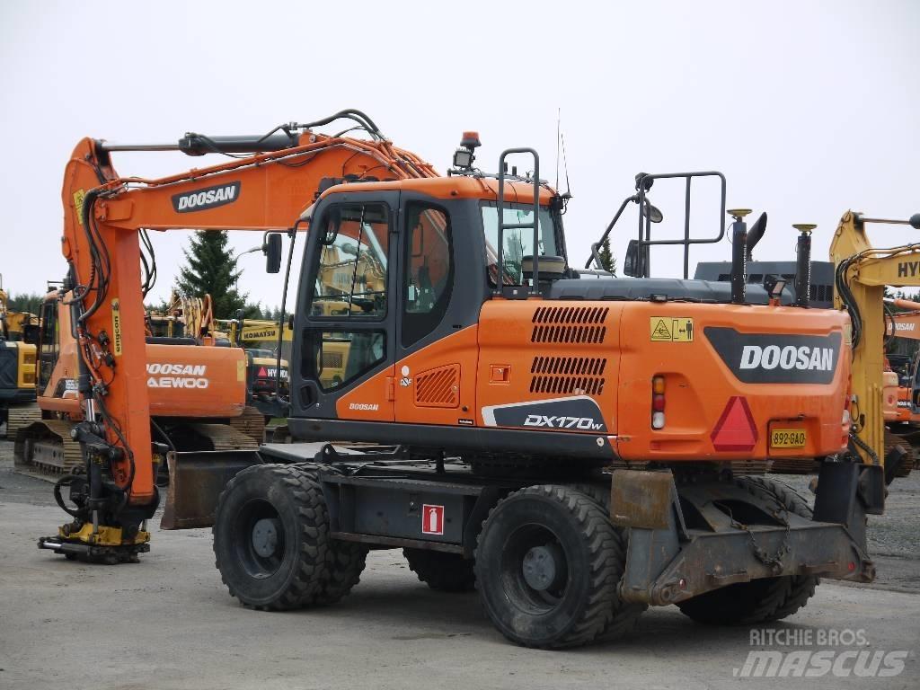 Doosan DX 170 W-5 Gravemaskiner på hjul