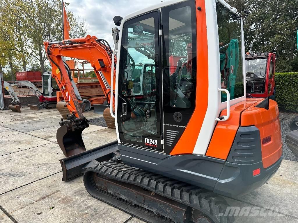 Takeuchi TB 235 CR Minigravemaskiner