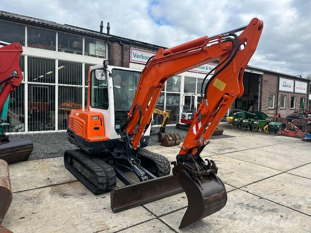Takeuchi TB 235 CR Minigravemaskiner