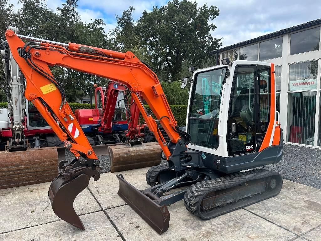 Takeuchi TB 235 CR Minigravemaskiner